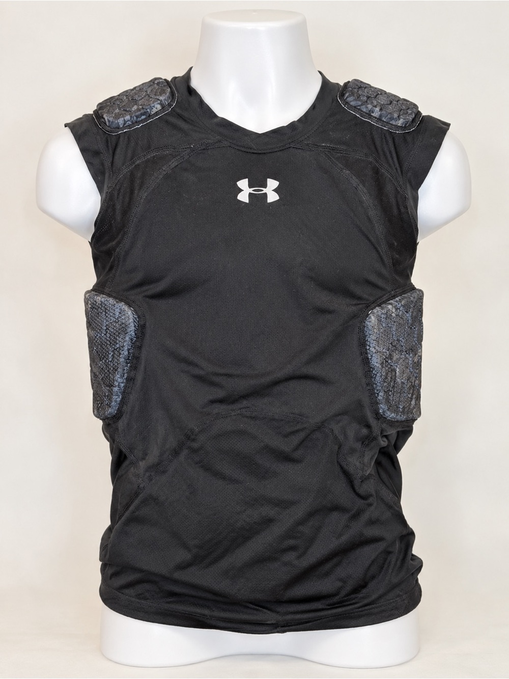 Boys’ Under Armour Gameday 5-Pad Football Compression Shirt Youth XL Black